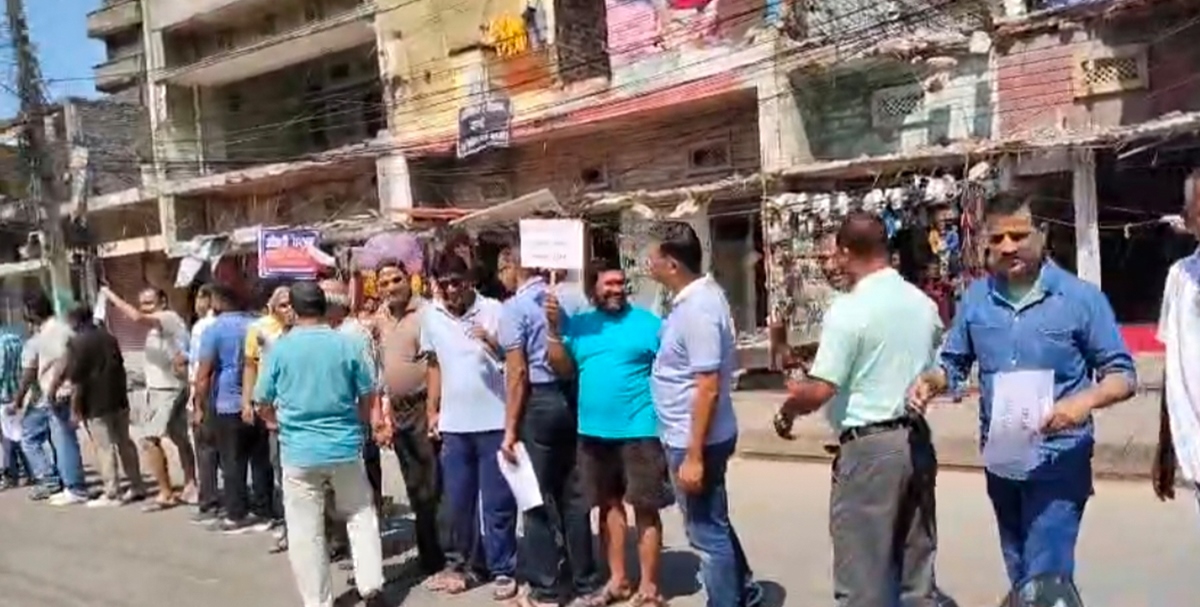 ‘बालेन सरकार मूर्दावाद, डोजर आतंक बन्द गर्’ भन्दै वीरगञ्जमा प्रदर्शन